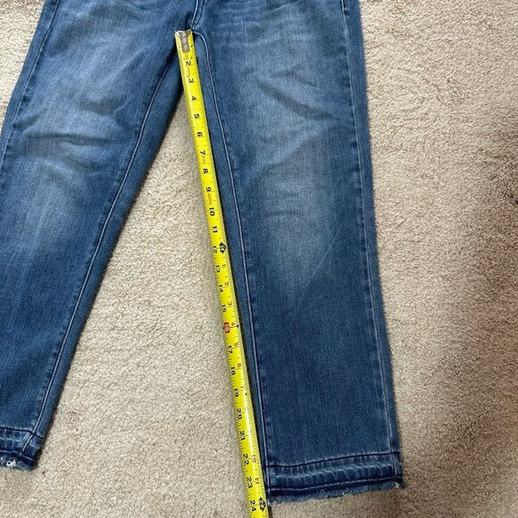 Vineyard Vines Jeans Women’s 4 Cropped Distressed Raw Hem Medium Blue Some Wear - Picture 10 of 16